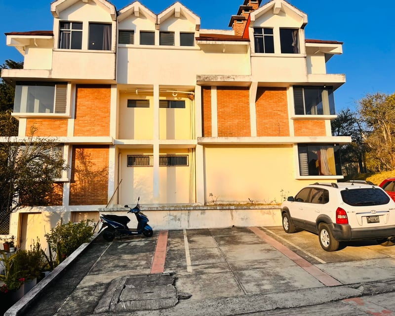 VENTA AMPLIO APARTAMENTO DENTRO DE CONDOMINIO EN SAN LUCAS SAC.