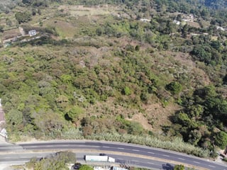 Venta terreno 2.5 manzanas Carretera al Salvador - 2