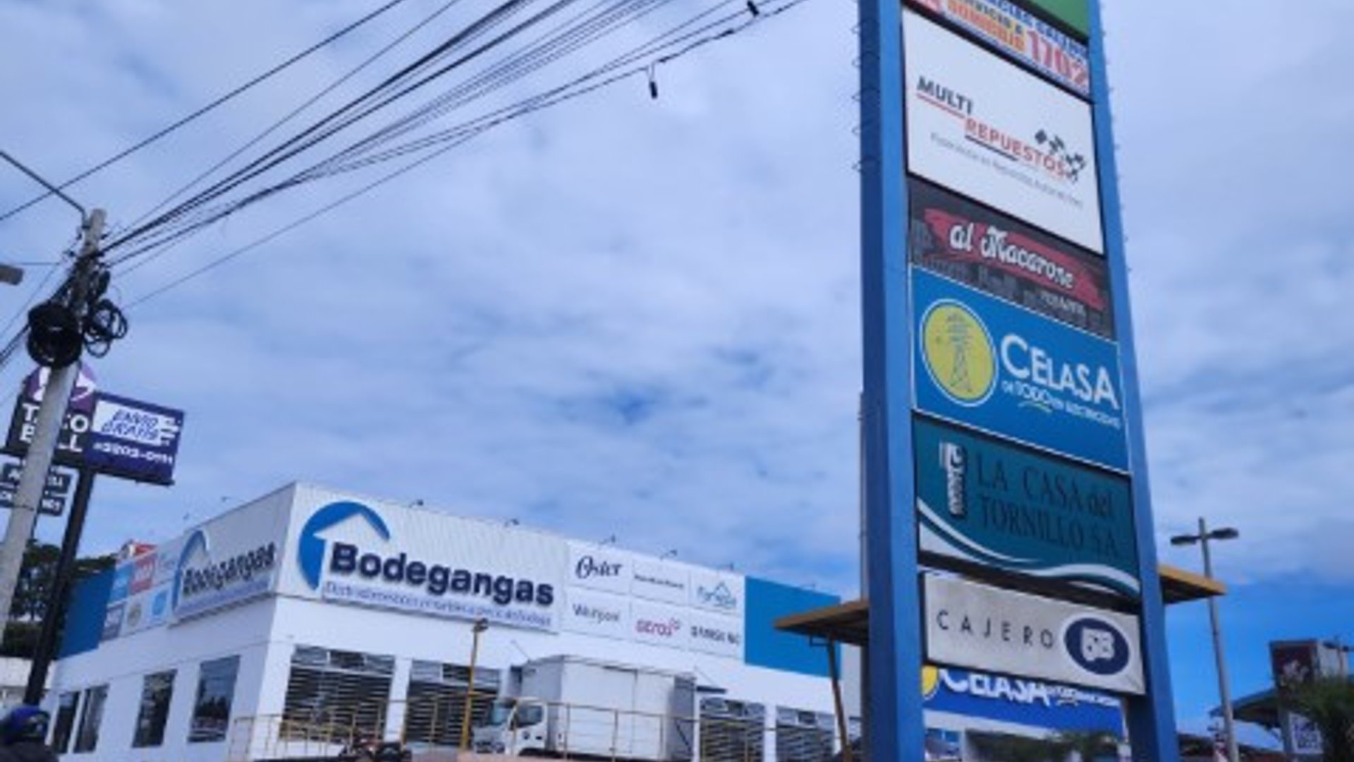 Local Comercial en Venta Plaza San Rafael Zona 18