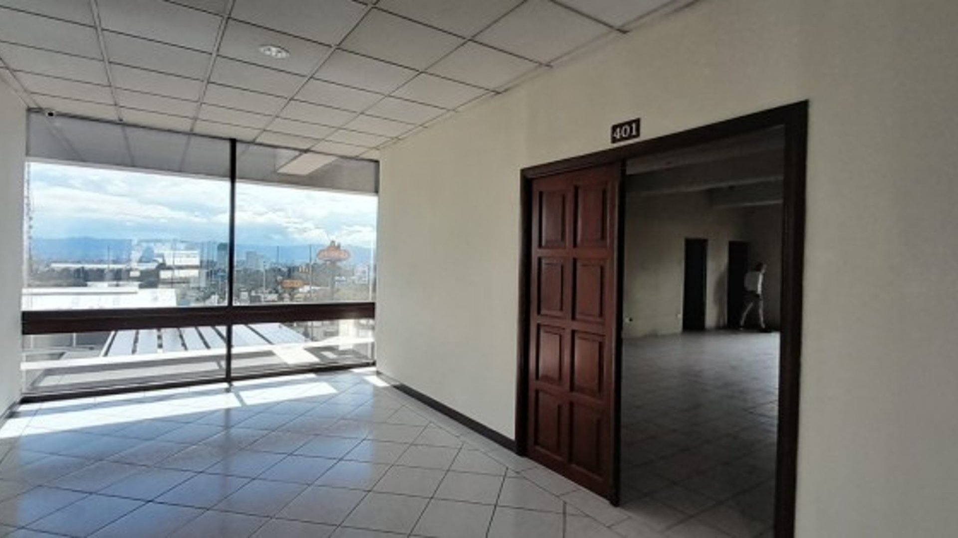 Oficina en Alquiler en Edificio Ilumina zona 7