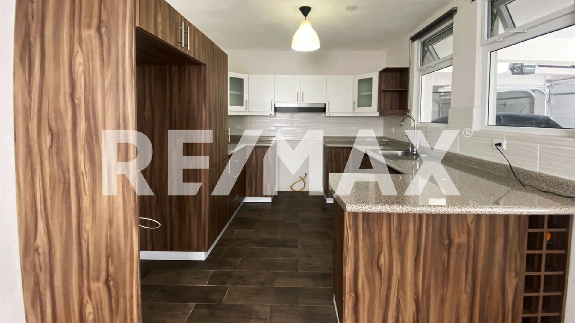 Apartamento Renta | Zona 16 | Residenciales San Carlos - Miniatura 3