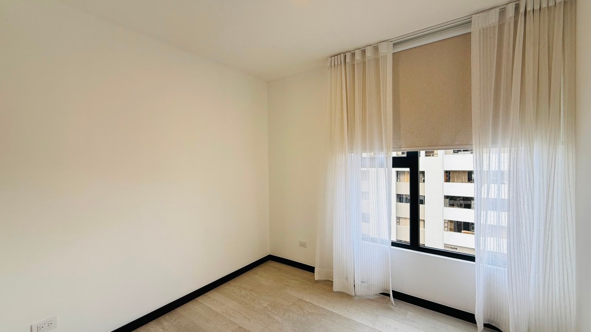 ALQUILER DE HERMOSO APARTAMENTO PARA ESTRENAR - VERDÚ, ZONA 13 - Miniatura 9