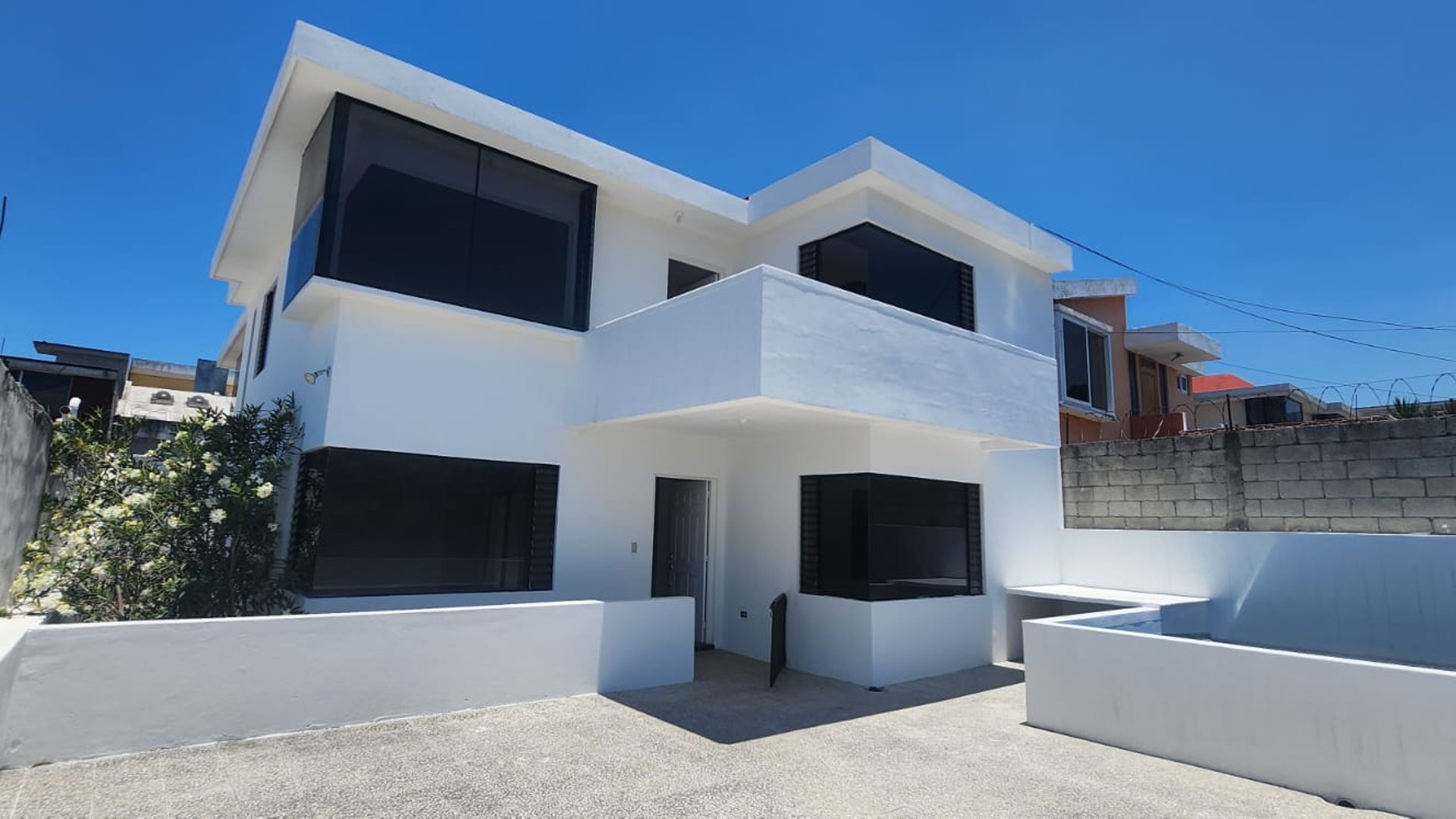 Preciosa Casa En Venta En Pinares San Cristóbal,Zona 8 Mixco