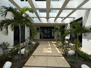 Exclusiva Mansión Frente al Mar en Venta Ideal como Residencia de Lujo u Hotel - Image 8