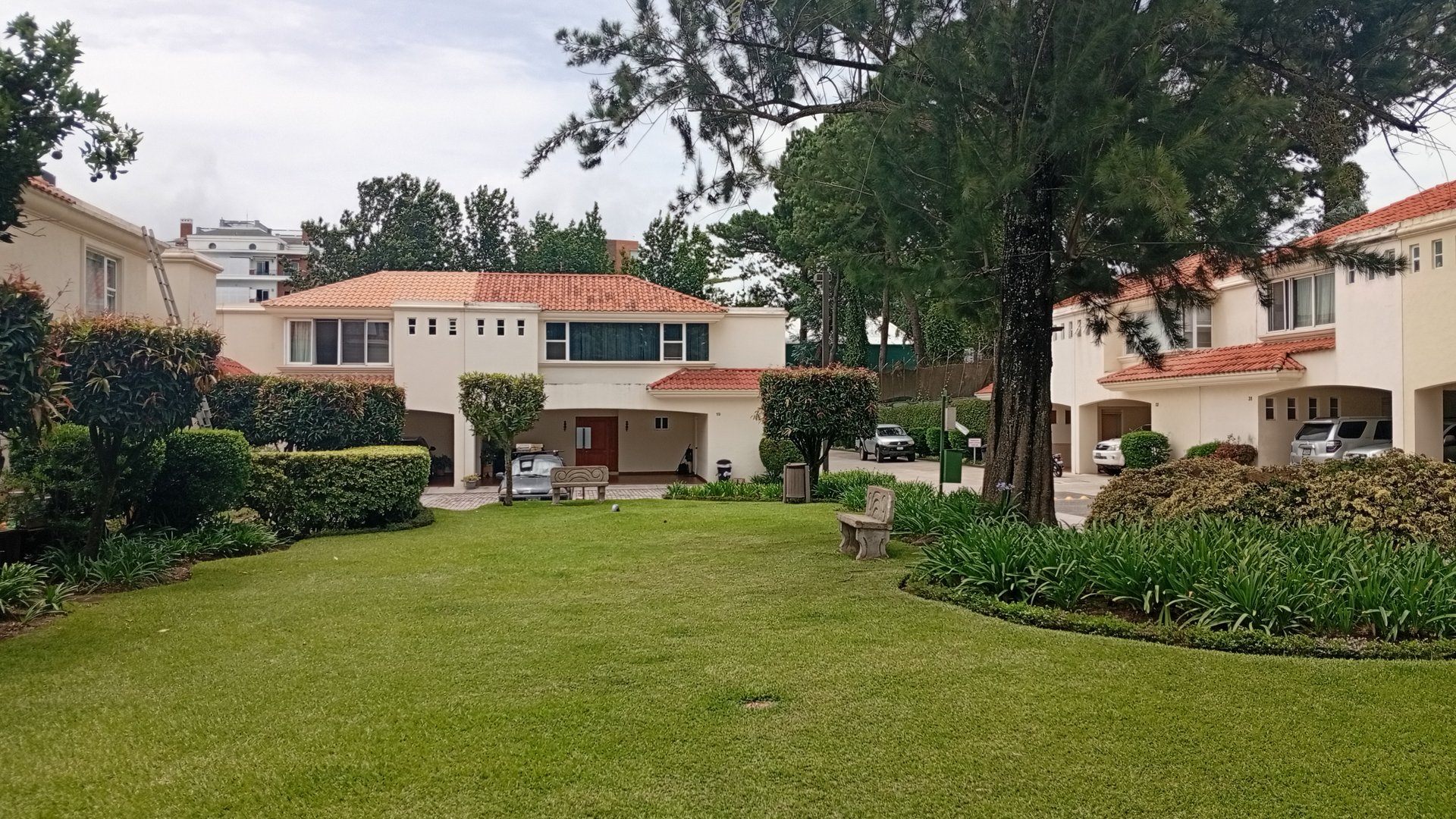 Casa en renta en condominio en zona 10 - Miniatura 13