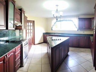Casa en venta en San Lazaro para inversión Rentada - 2