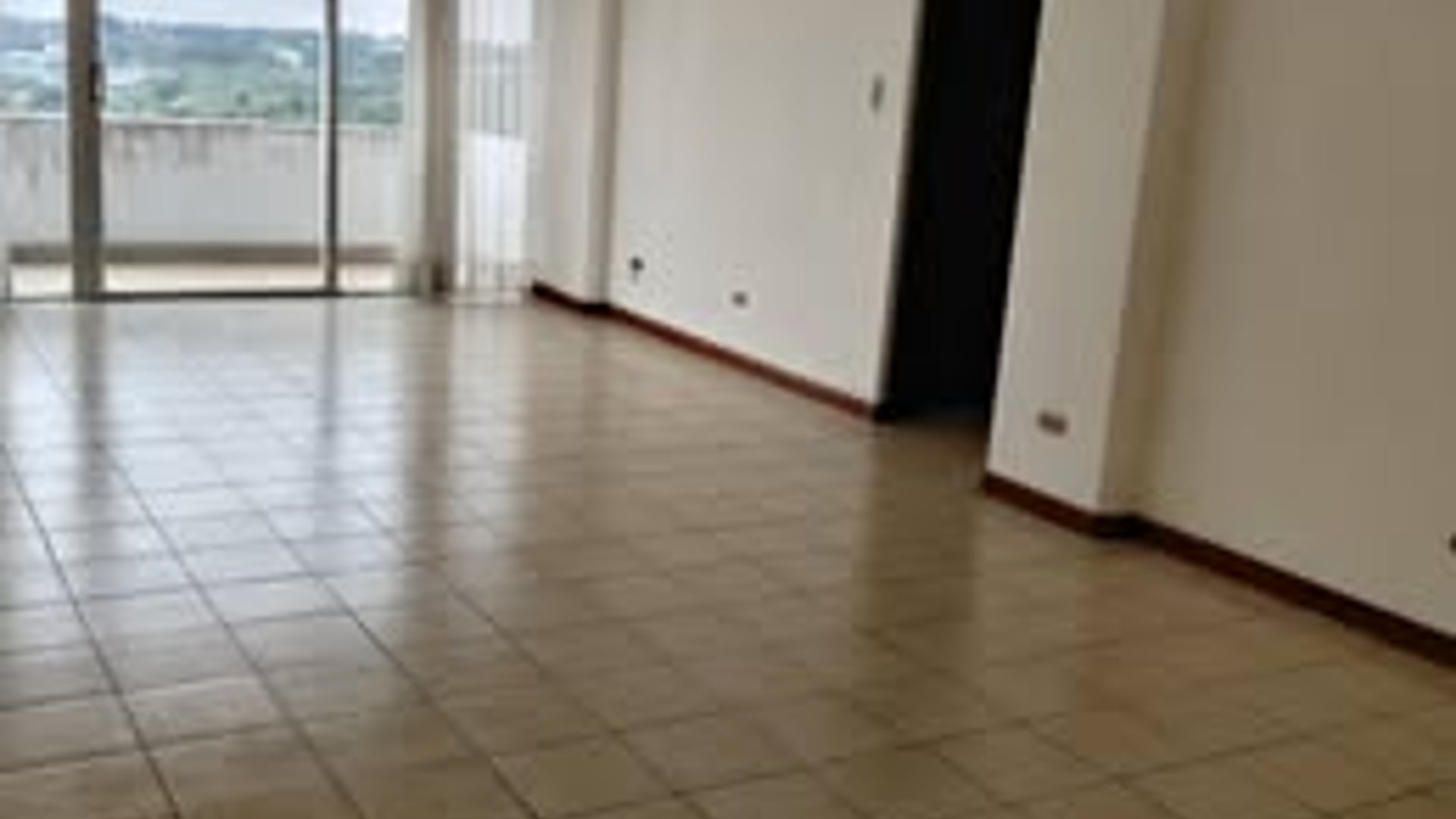 En Renta APARTAMENTO Edificio Convista Zona 15 - Miniatura 6