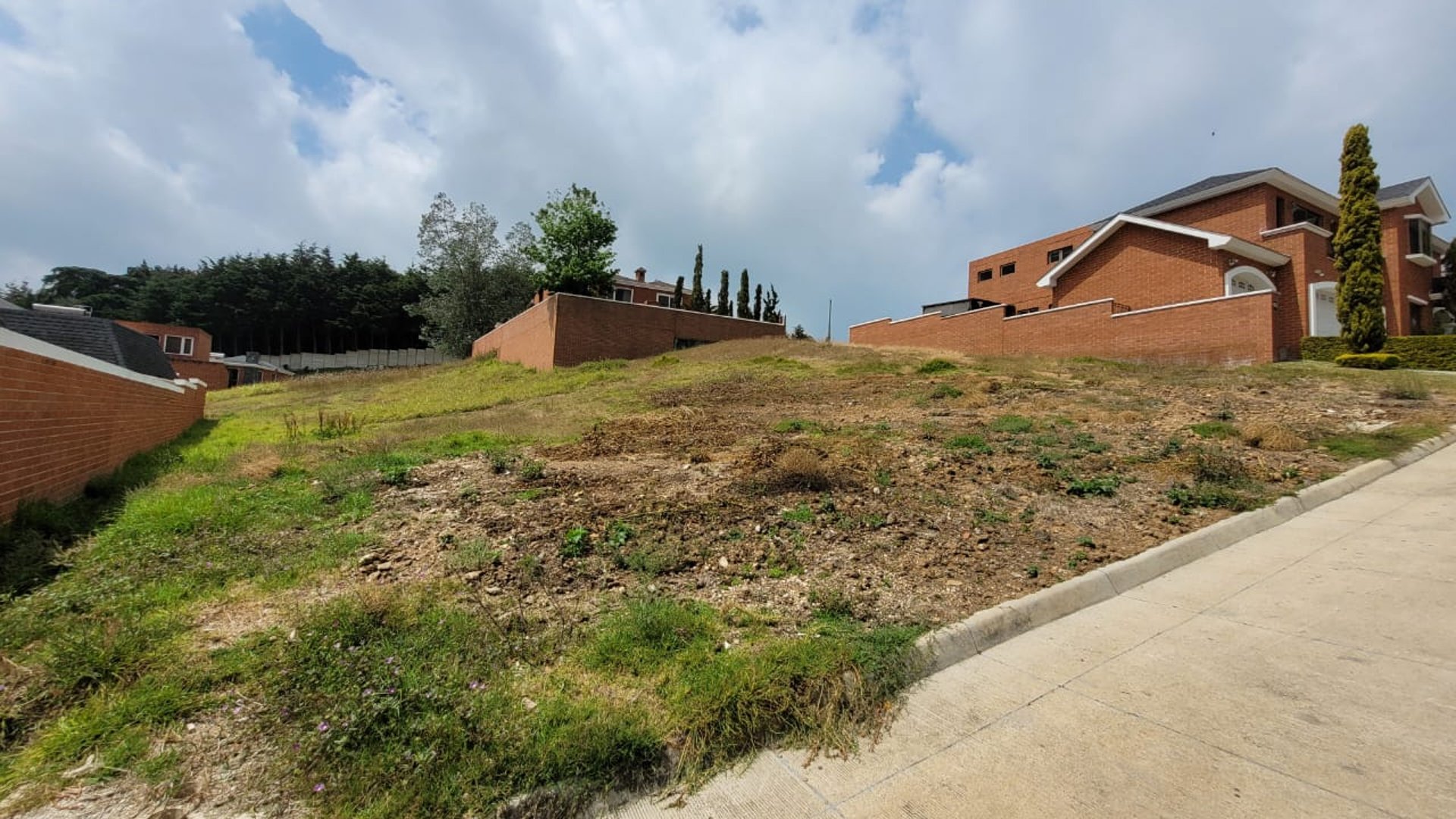 Terrenos en Venta en Condominio Buenafuente, Km. 16.5 CES Guatemala