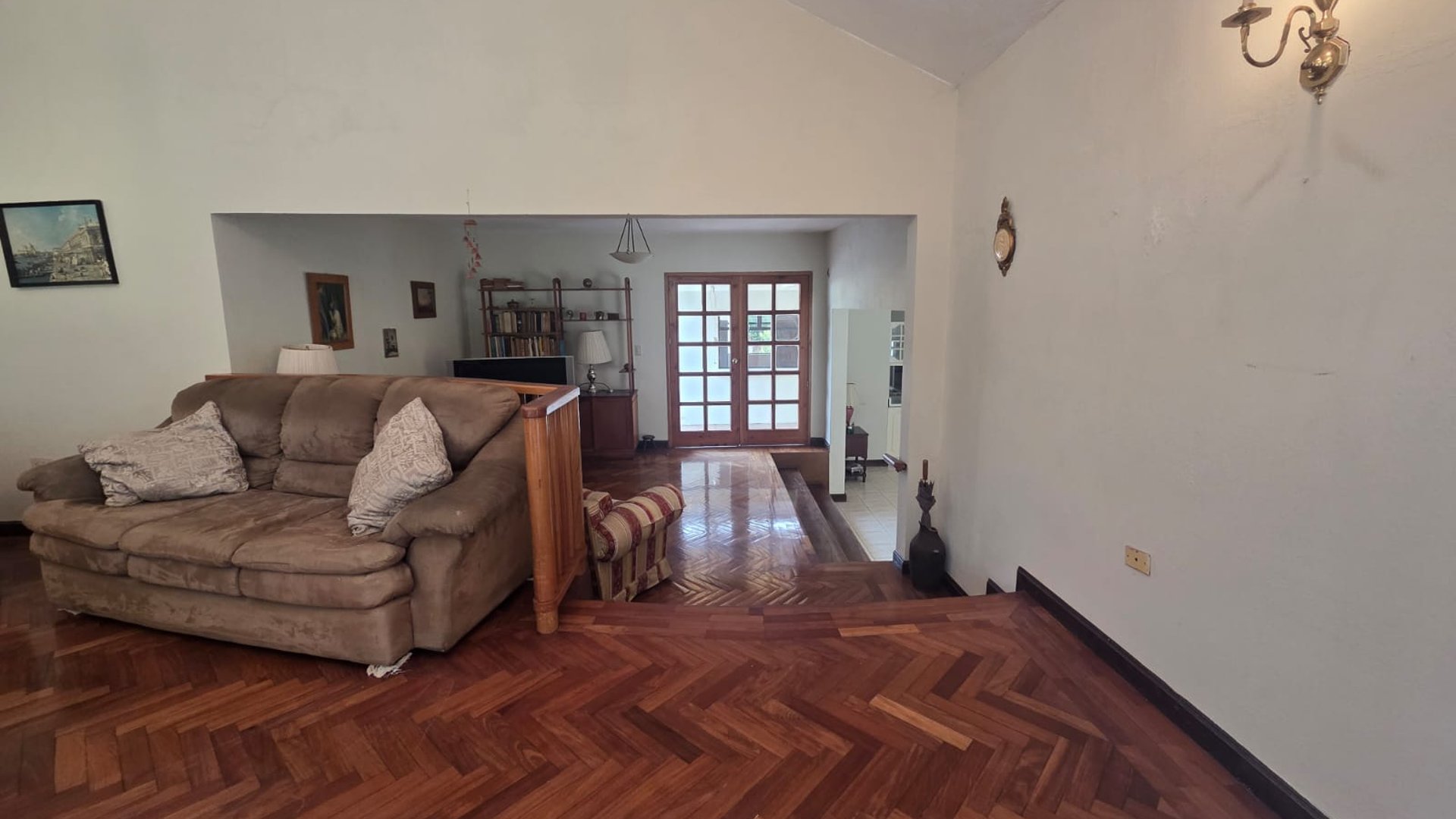 Casa con Jardín en Zona 6 de Mixco ref-6152