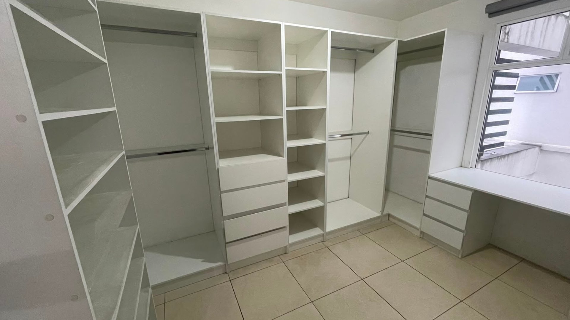 Apartamento -2 habitaciones en Renta Edificio Pórtico Zona 7 Ref-6051 - Miniatura 2