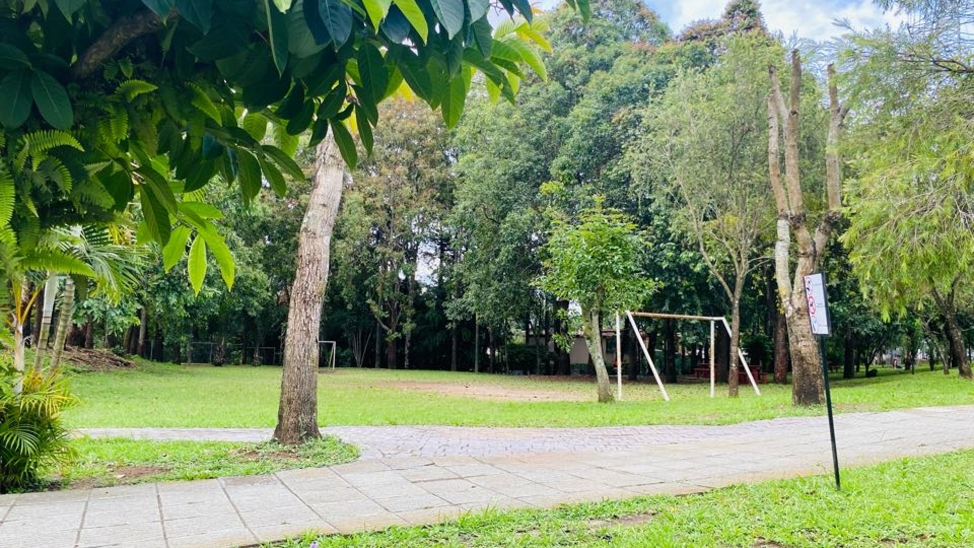 CASA EN VENTA EN RESIDENCIALES SAN JORGE ZONA 11