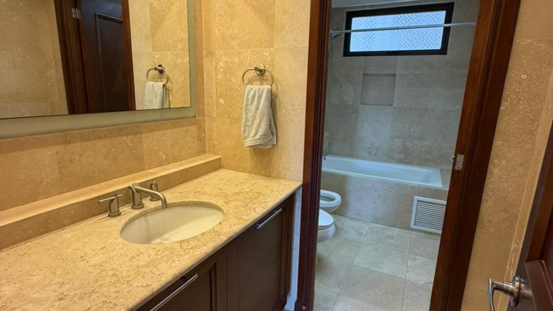 Apartamento en Renta zona 10 / Tiffany II - Miniatura 8