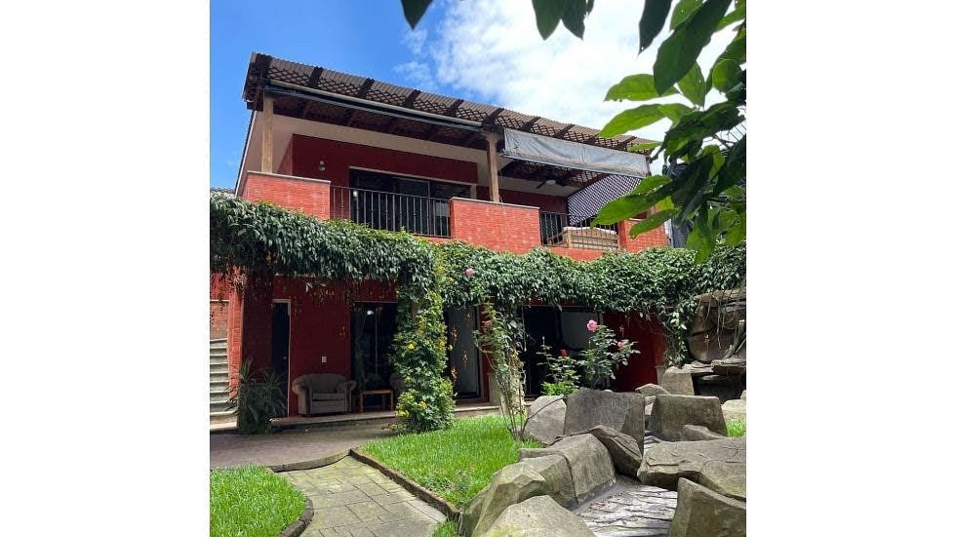 Casa en Venta Km. 9 Carretera a El Salvador – San Rafael II, frente a Hilton Vis