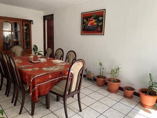 Vendo Casa con Apartamento independiente en Zona 13 - 3