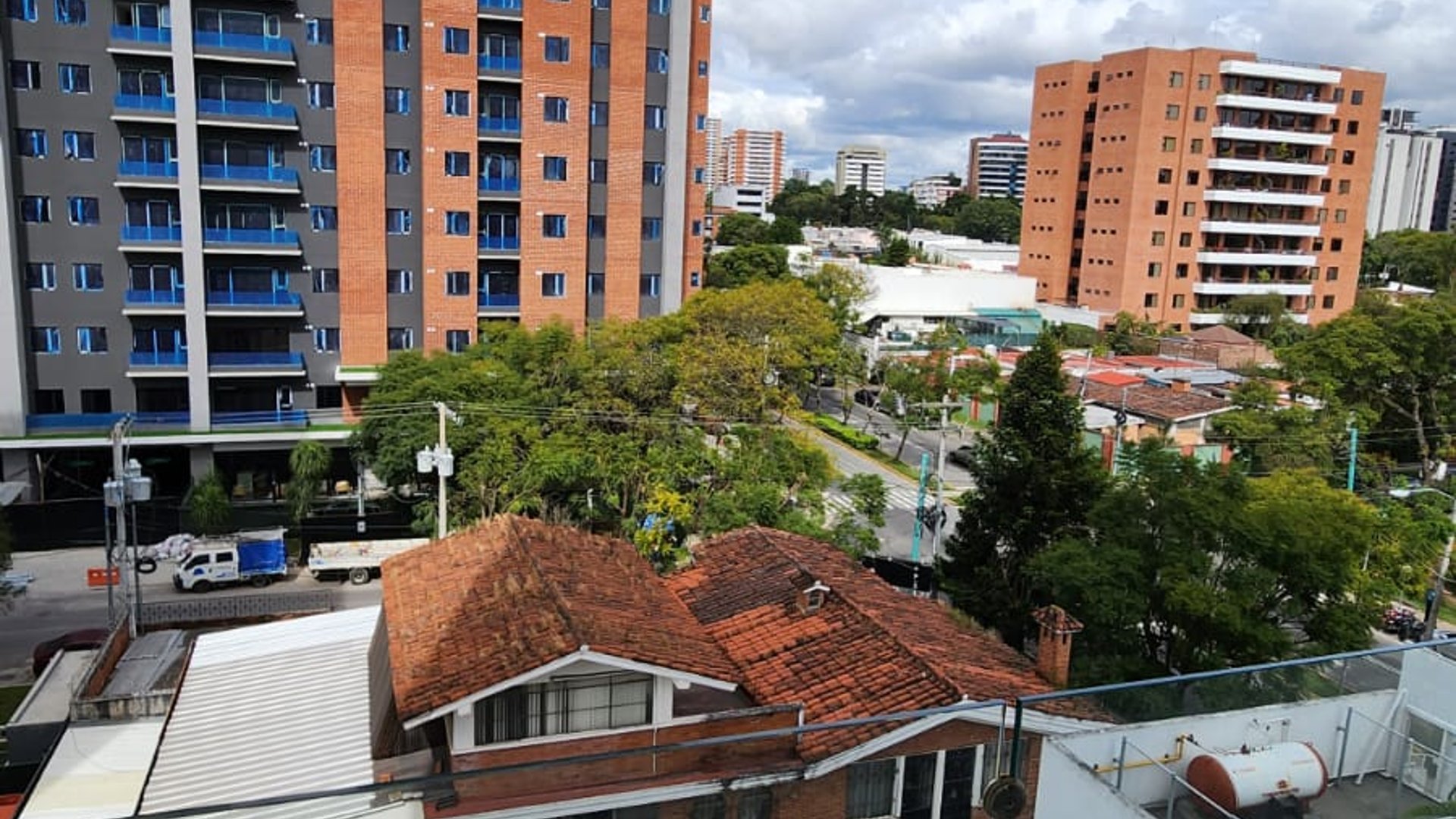 📍 APARTAMENTO EN VENTA – EDIFICIO NARAMA | ZONA 13