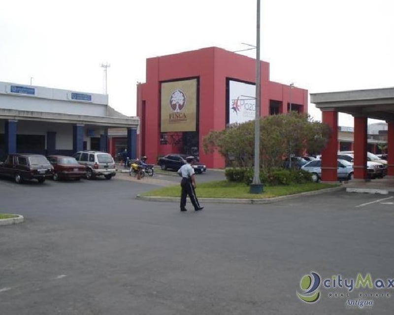 Local en área de food court en Plaza Comercial de Villa