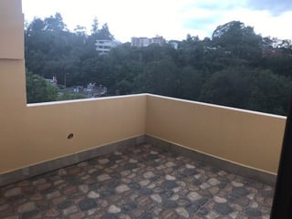 Casa en venta y renta  en La Isla zona 15 - 5