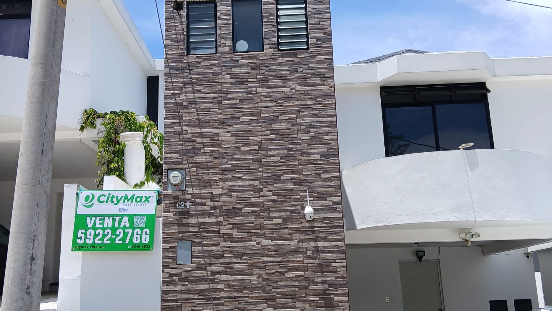 Casa en Villas El Renacer, Carret hacia San Jose Pinula