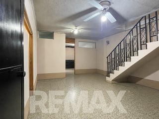 Casa en Venta de 4 Habitaciones en Los Olivos, Zona 18 - 3