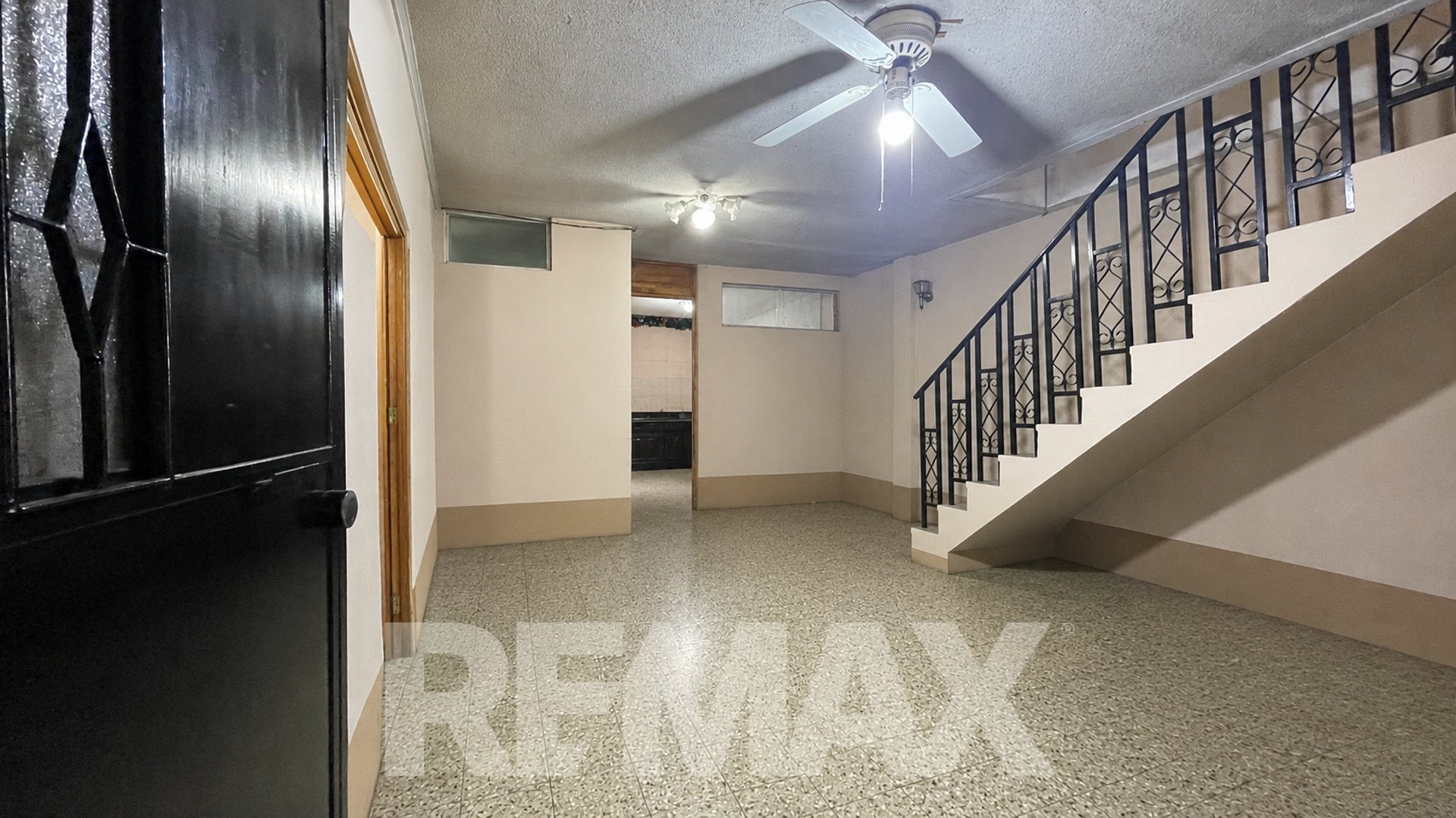 Casa en Venta de 4 Habitaciones en Los Olivos, Zona 18 - Miniatura 3