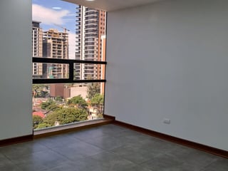 Oficina en Renta en Edificio Centro Empresarial, zona 10 - 3