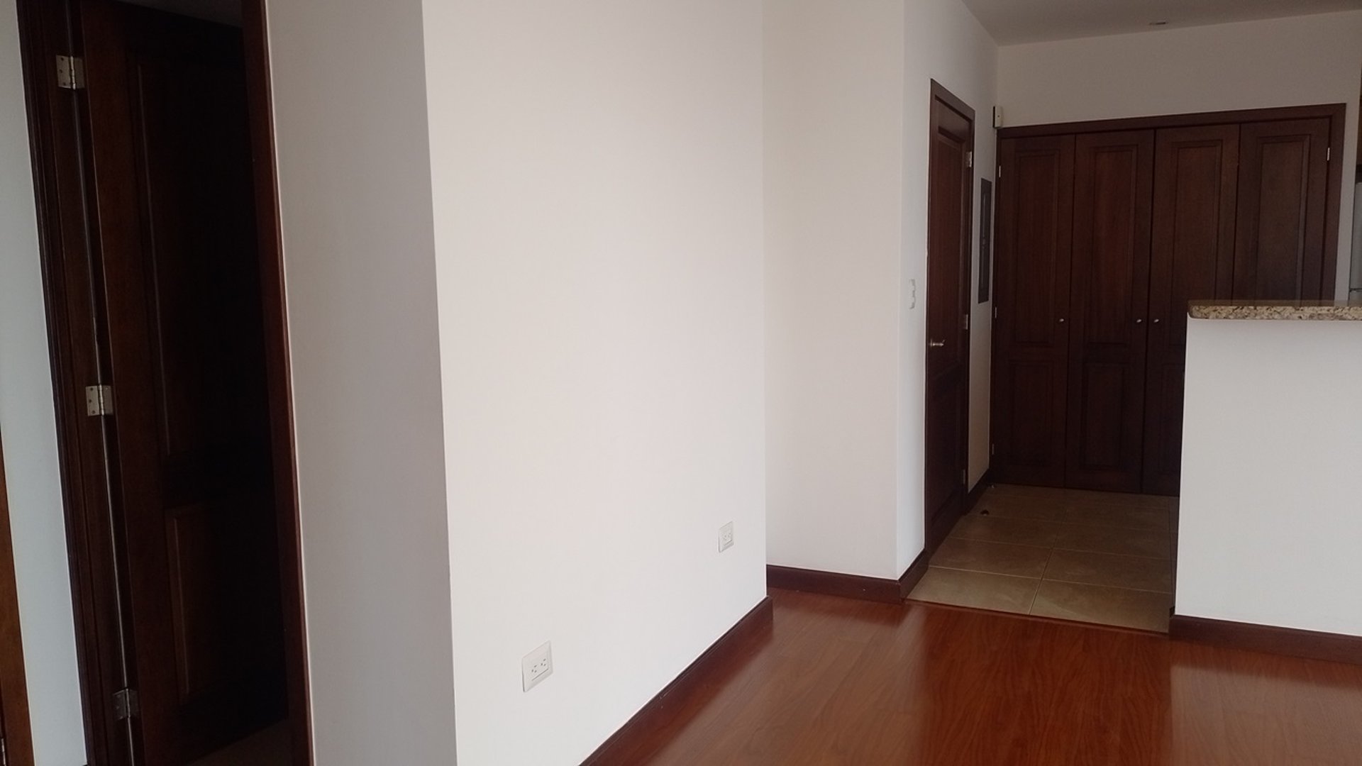 Alquilo Apartamento de 2 dormitorios Zona 15 - Miniatura 9