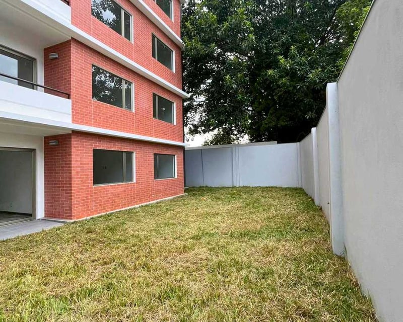 APARTAMENTO CON JARDÍN EN VENTA – SEGHERIA ZONA 14 (LA VILLA) - Miniatura 10