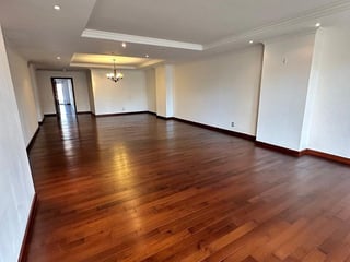 Apartamento en Alquiler – Zona 14 Edificio Tadeus - Image 11