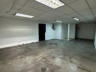 Edificio en alquiler sobre la 20 calle zona 10 - 5