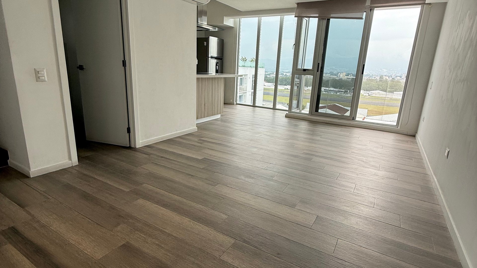 Apartamento en venta zona 13 en Narama con vista única al aeropuerto