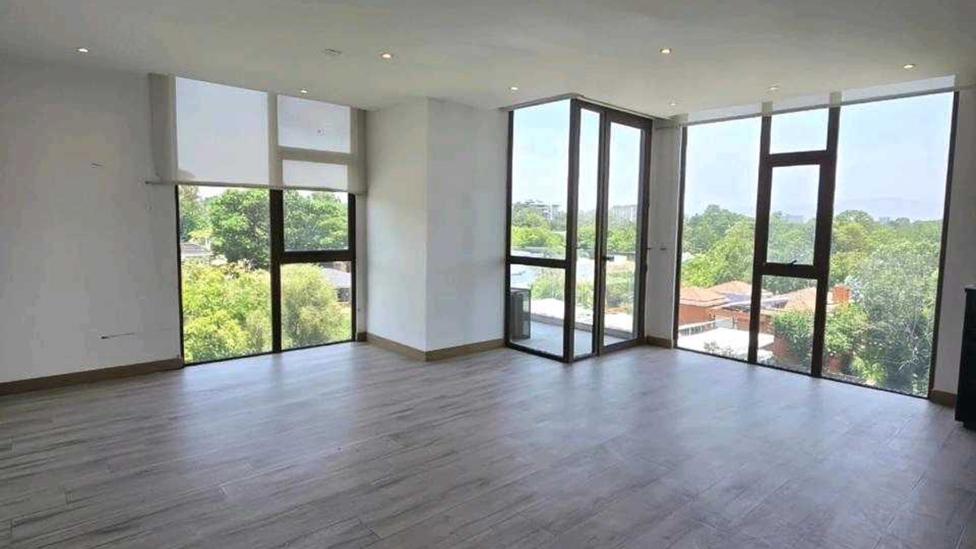 APARTAMENTO EN ALQUILER ???? Edificio Nordic, Zona 16 - Miniatura 3