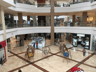 LOCAL EN CENTRO COMERCIAL GALERIAS LA PRADERA ZONA 10 - 2