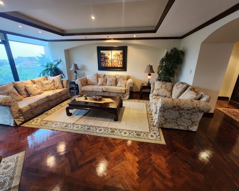 Apartamento en venta con 3 habitaciones y hab de servicio Z14 Ref-5055