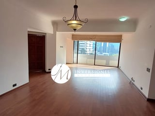 Apartamento en Renta de 2 Dormitorios en zona 14 - Image 1