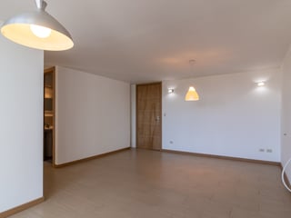 Vendo Apartamento en Edificio Condado La Villa, Zona 14 - Image 8