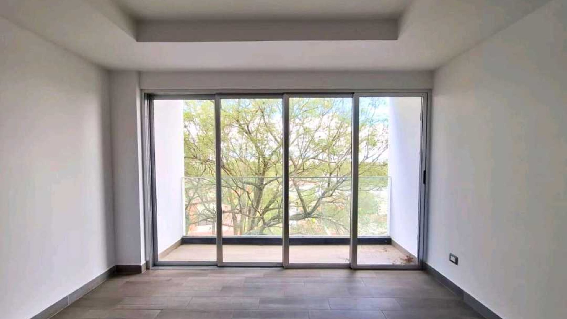 APARTAMENTO EN ALQUILER ???? Edificio Brickell, Zona 16 - Miniatura 2