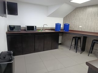 ALQUILO LINDAS Y ECONOMICAS OFICINAS EN ZONA 12 - 5