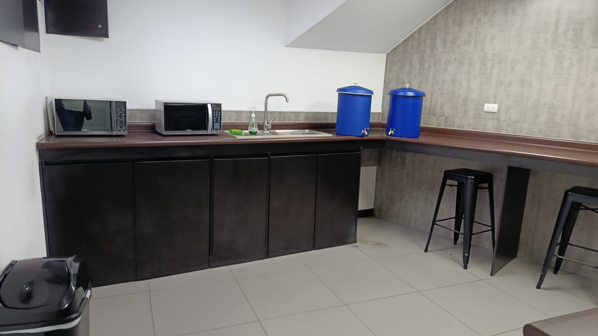 ALQUILO LINDAS Y ECONOMICAS OFICINAS EN ZONA 12 - Miniatura 5