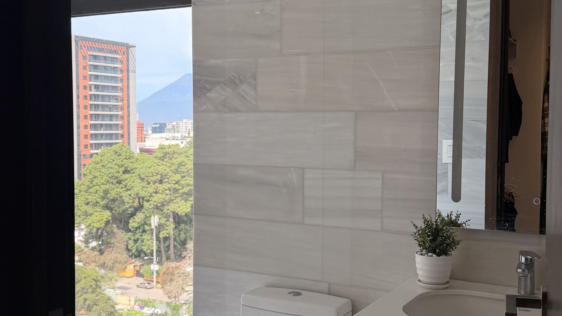 Apartamento en Alquiler Edificio Vasanta, zona 10 N12 - Miniatura 19