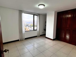 Penthouse con hab de servicio de 3 habitaciones en  Z10 Ref-5638 - 4