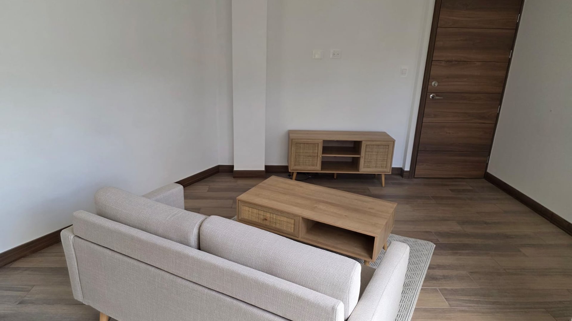 ALQUILER DE LINDO APARTAMENTO AMUEBLADO - PRIVÉ, ZONA 15 - Miniatura 2