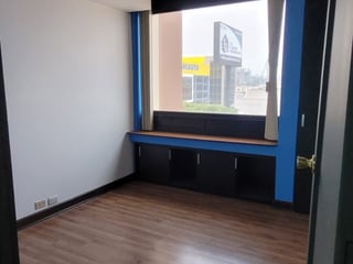 Oficina en Renta en Zona 9 - 5