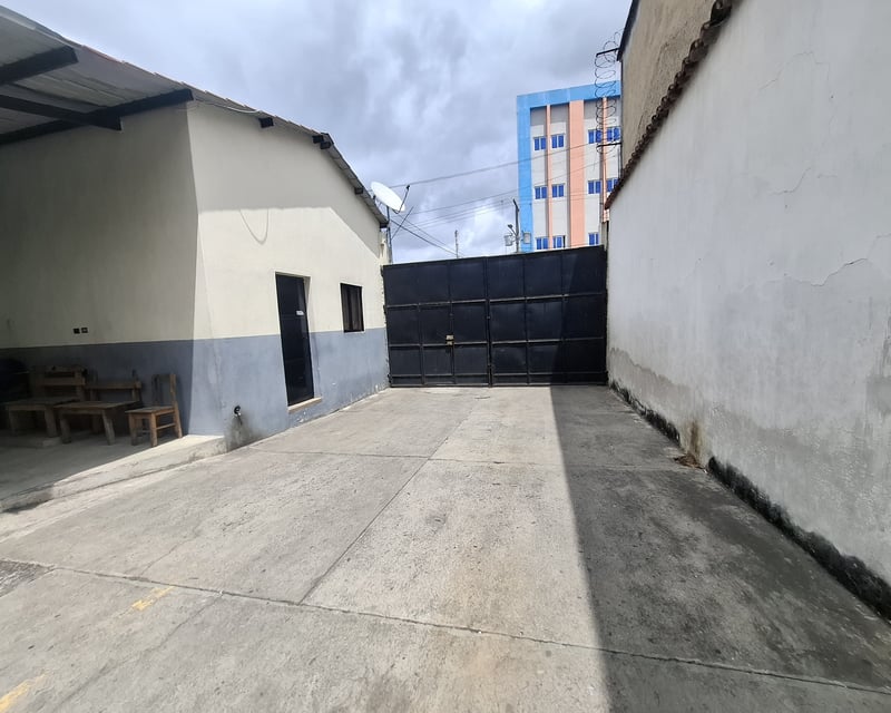 Predio con oficinas 21 calle Zona 1 El Pueblito