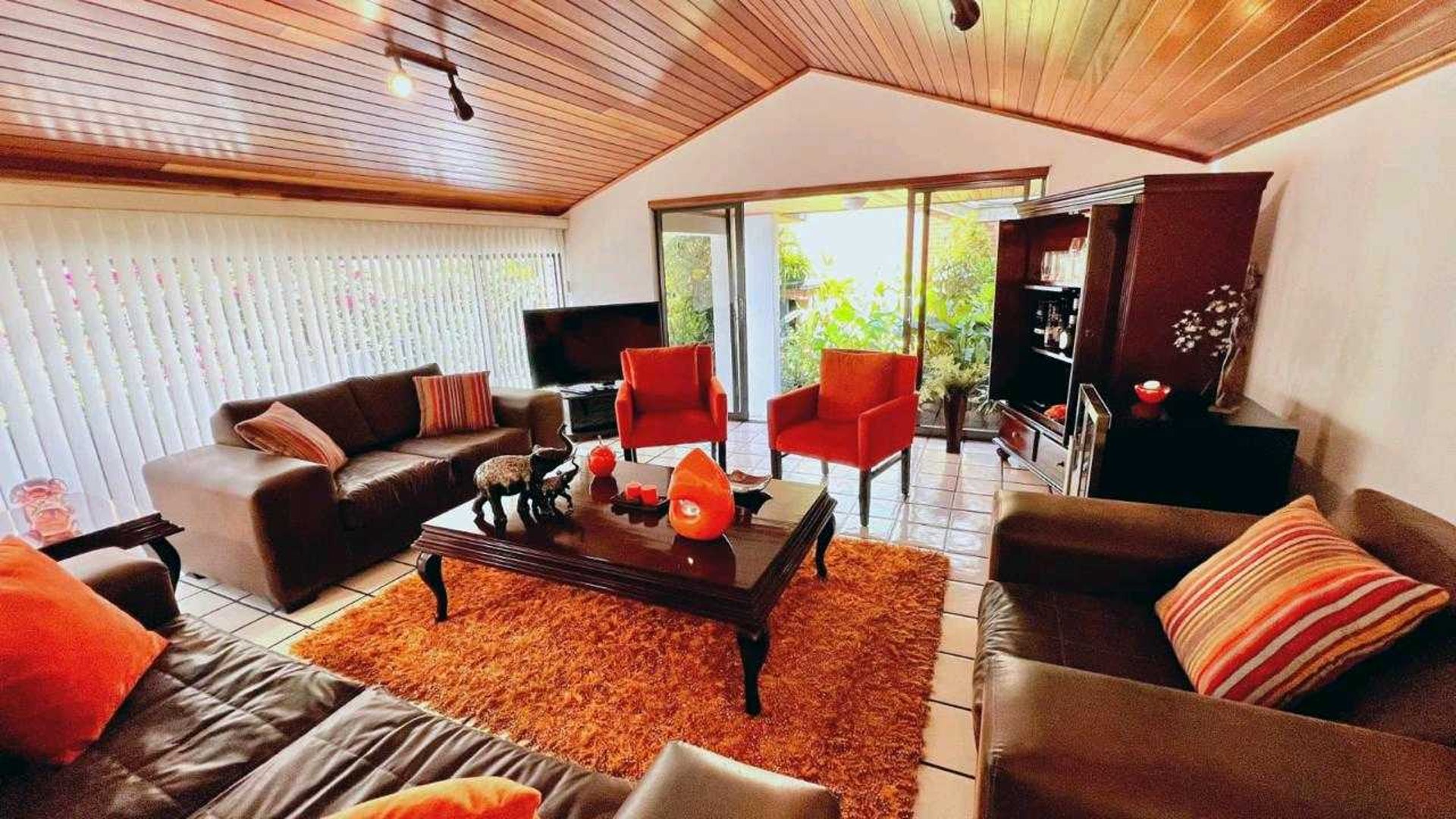 CASA EN VENTA ???? Área residencial, Zona 15 por San Lázaro - Miniatura 5