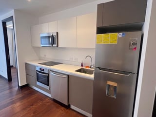 Apartamento con gimnasio en renta de 1 habitacion en zona 10 Ref-5256 - Image 1