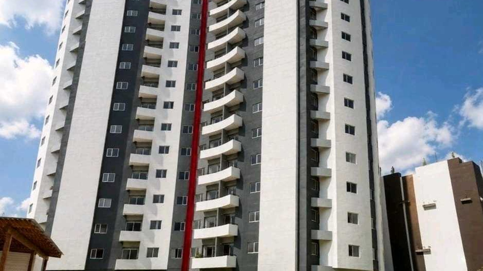APARTAMENTO EN ALQUILER ???? Edificio Attica I , Zona 14 - Image 1