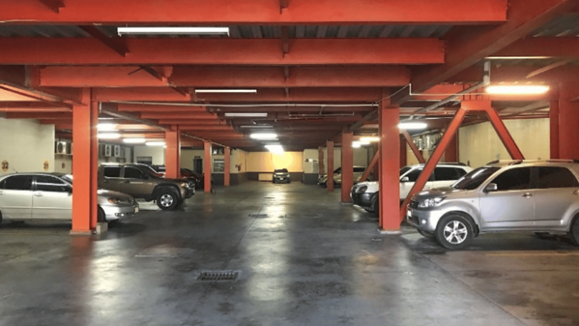 En Venta Edificio Diagonal 6 en Zona 10 para Inversión - Miniatura 4
