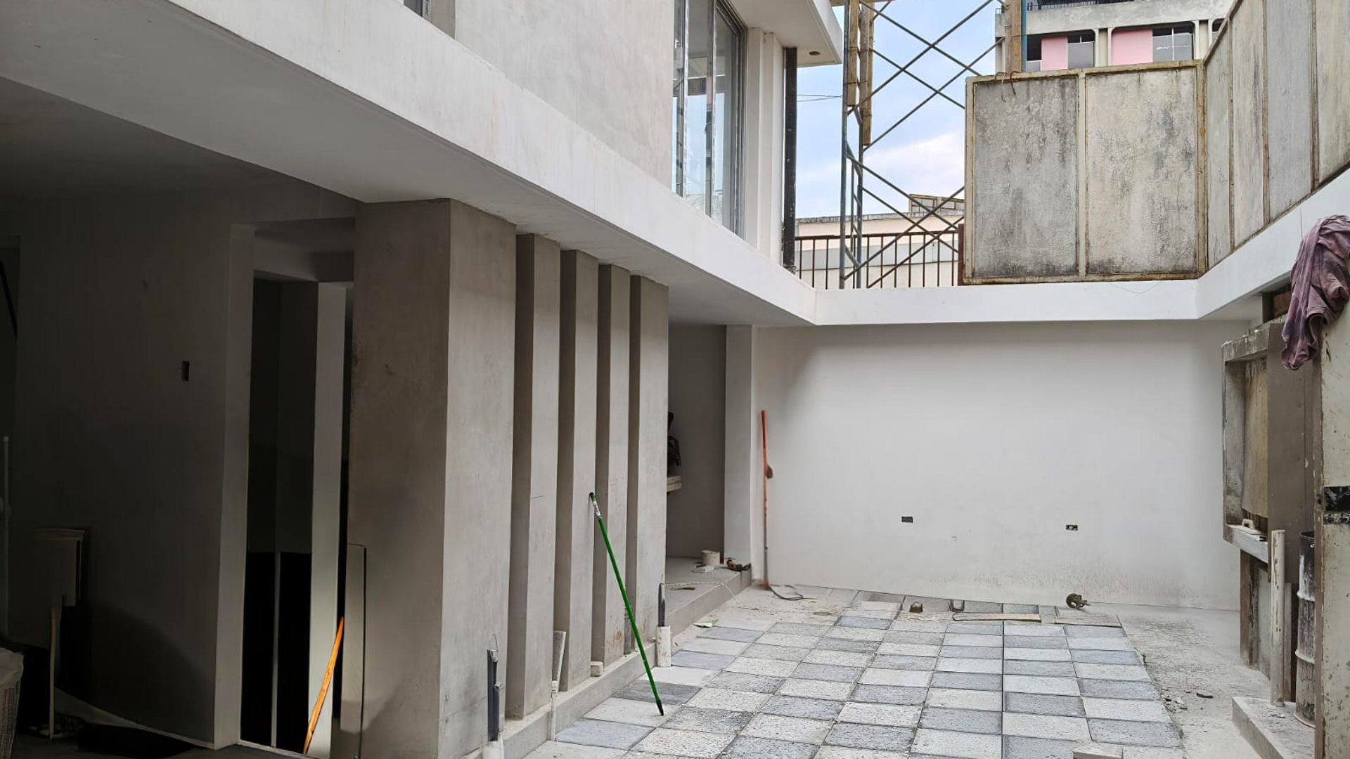 ALQUILER DE LOCAL COMERCIAL - 4 GRADOS NORTE, ZONA 4 - Miniatura 5