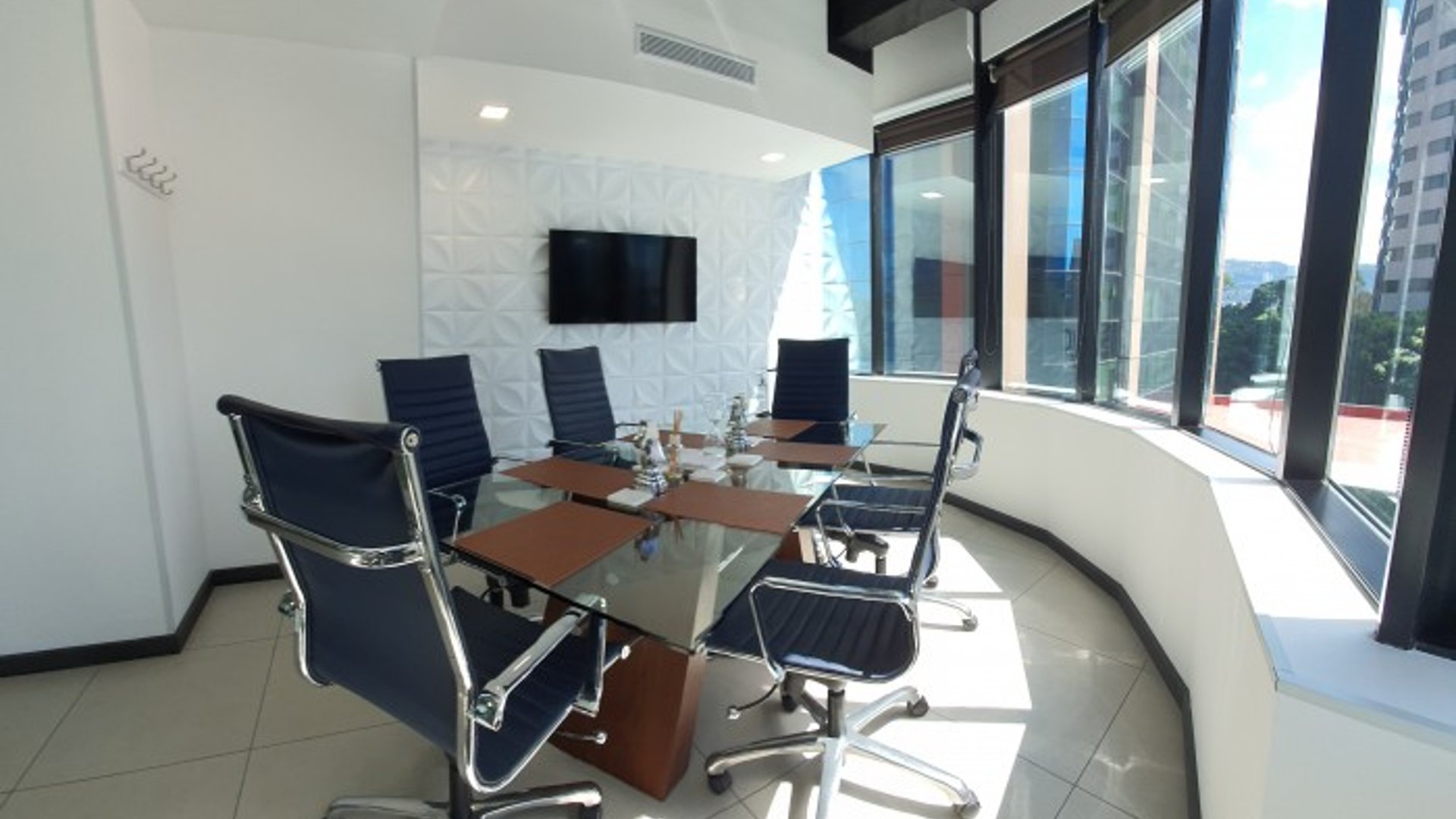 Espacio en Oficina en Renta Edificio Europlaza Zona 14 - Miniatura 10