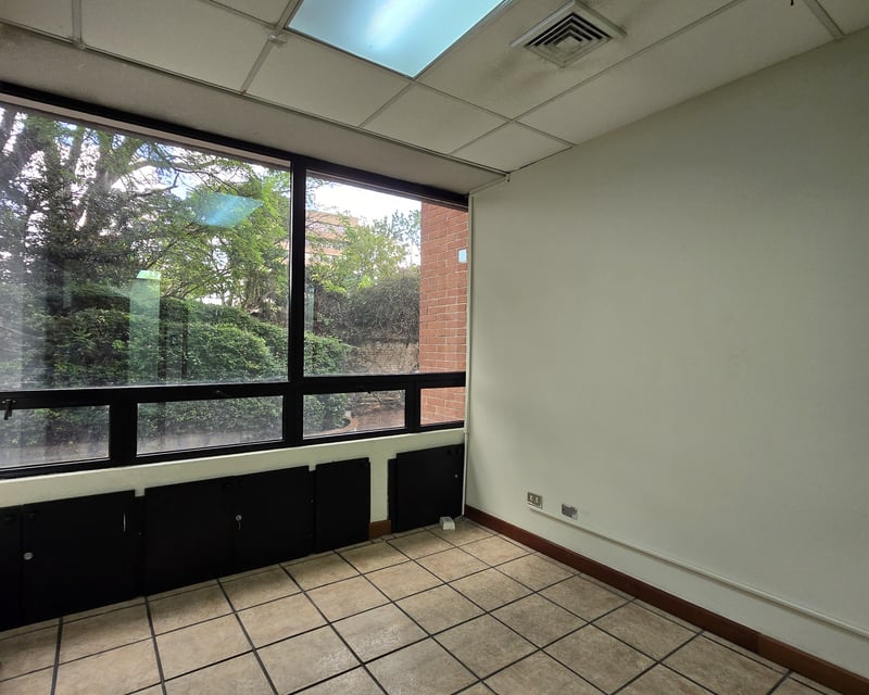 Oficina en Renta en Edificio Corporativo Zona 14